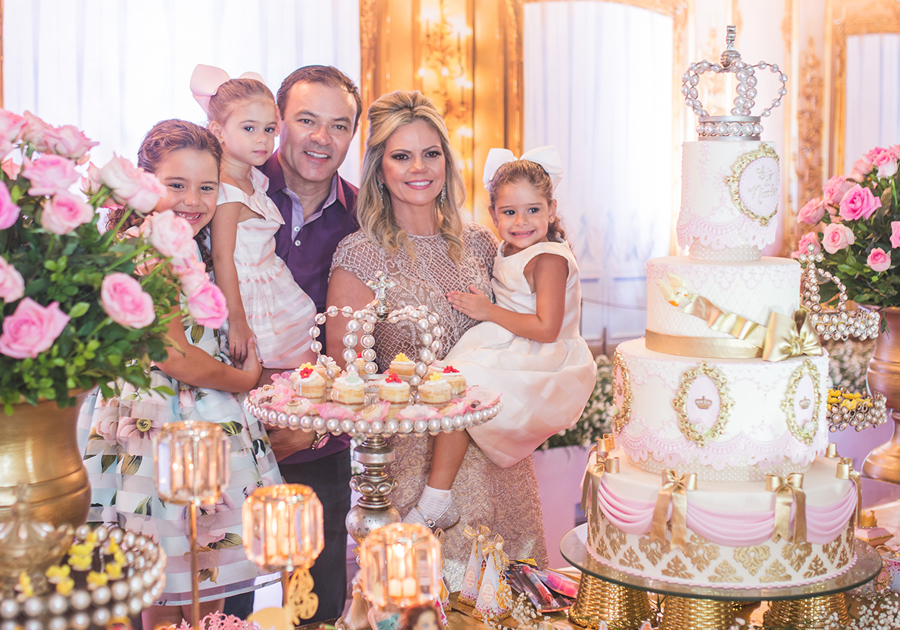 Magia e diversão não faltaram no bday de Liz e Nicole Fujita!