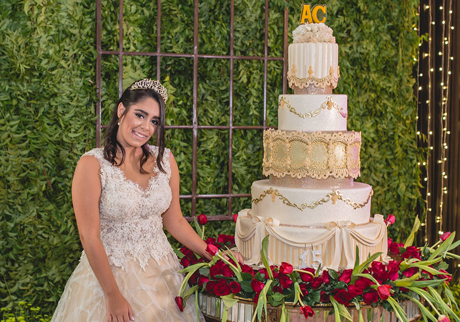A Bela Ana Carolina Freire festeja seus 15 anos em uma noite cheia de emoção