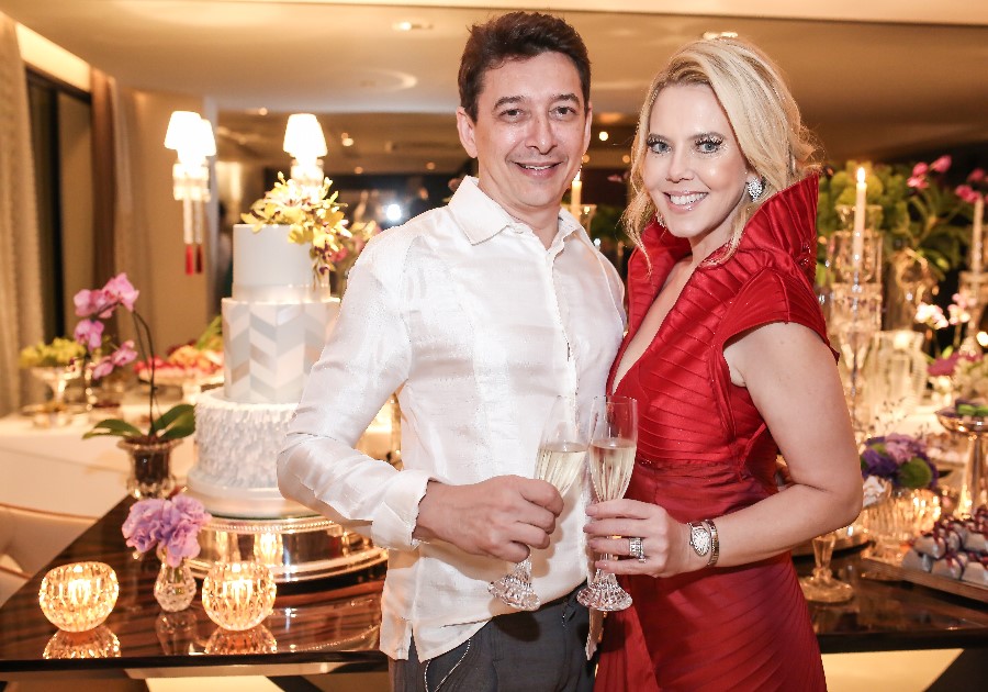 Em noite de Natal, família celebra o aniversário de Racine Mourão