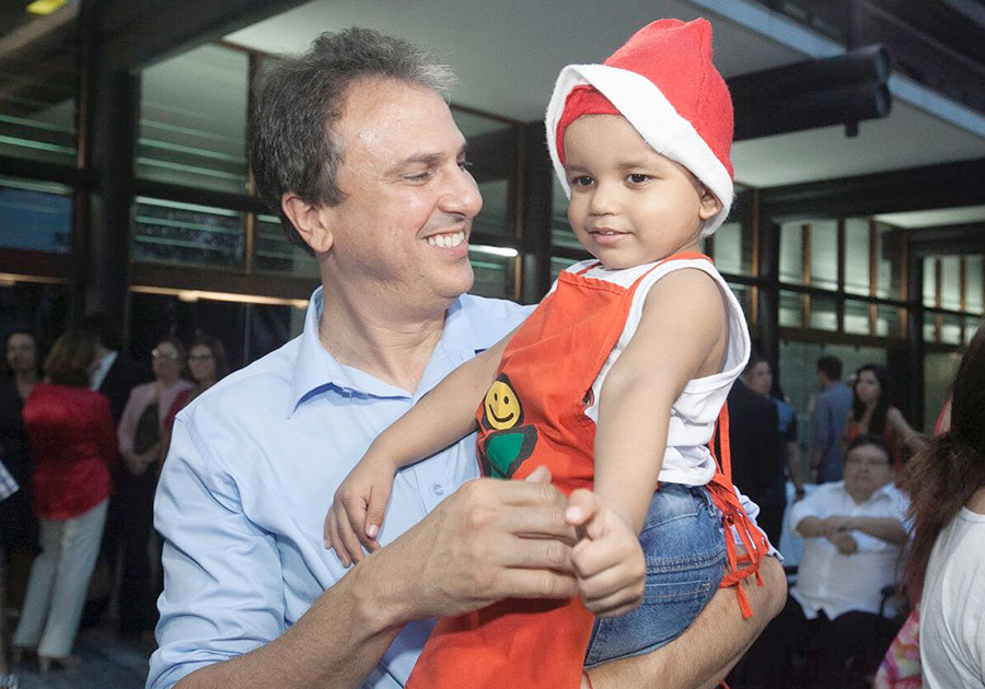 Fazendo a festa | Crianças são presenteadas com Natal do Acolhimento feito pelo Governo do Ceará