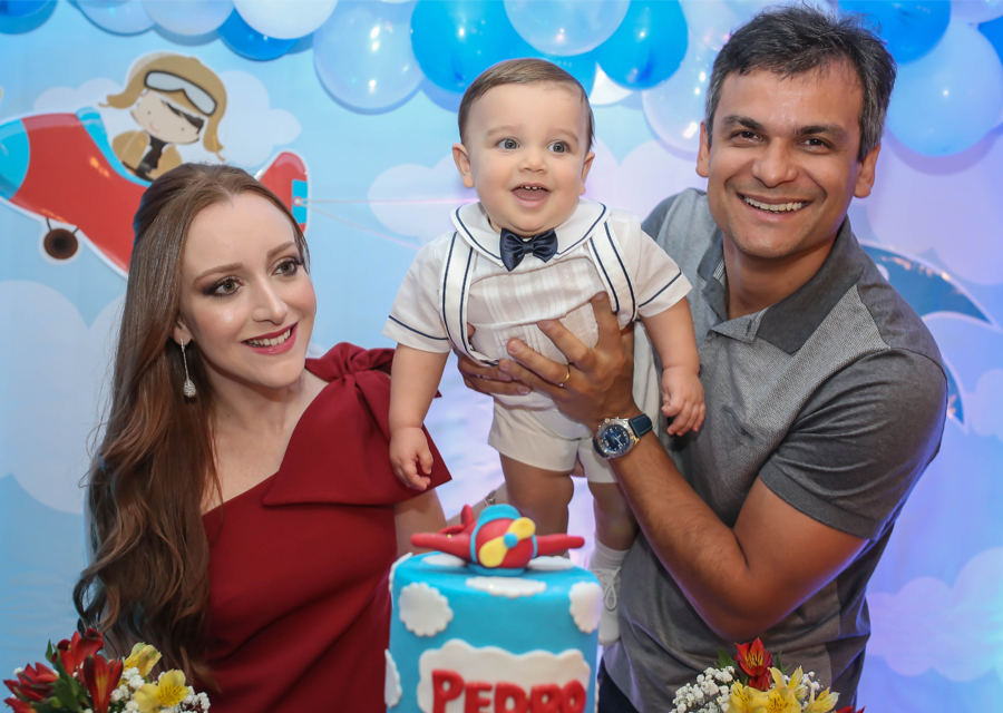 Primeiro voo de Pedro, filho de Mariah Fujita e Sabino Neto | Aos cliques!