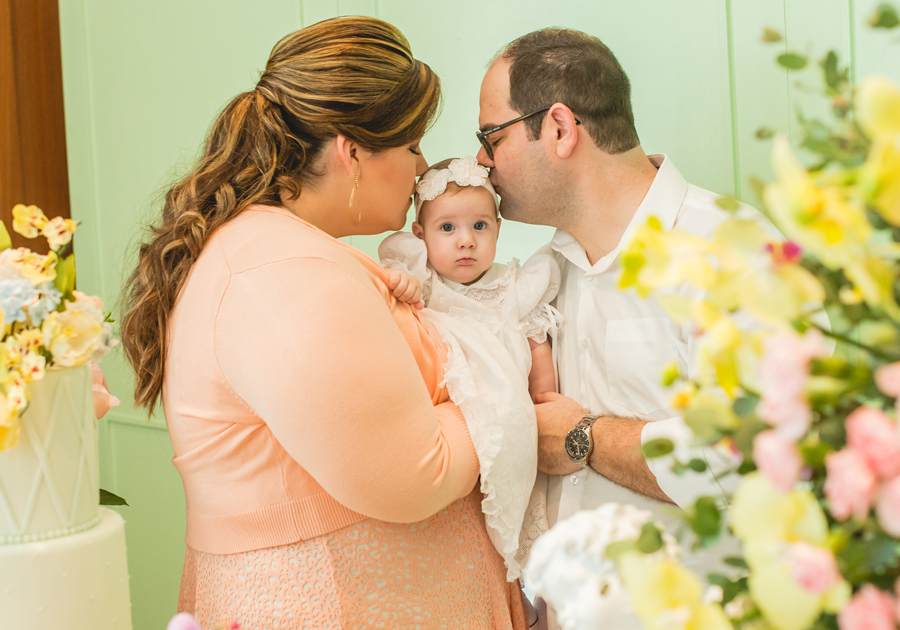 Filha de Lívia e Leonardo Pádua, a pequena Juliana foi batizada nesse sábado