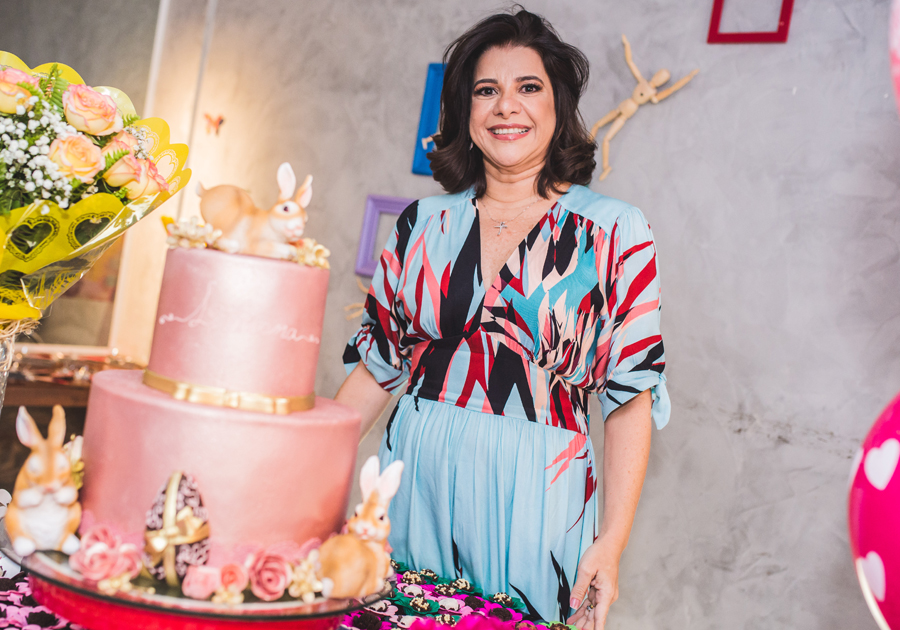 Bday surpresa (e com gostinho de Páscoa) para Luciana Lôbo!