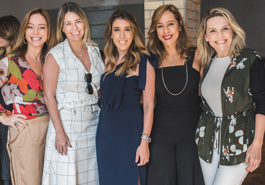 Raquel Machado reúne os amigos e celebra a vida no Limone