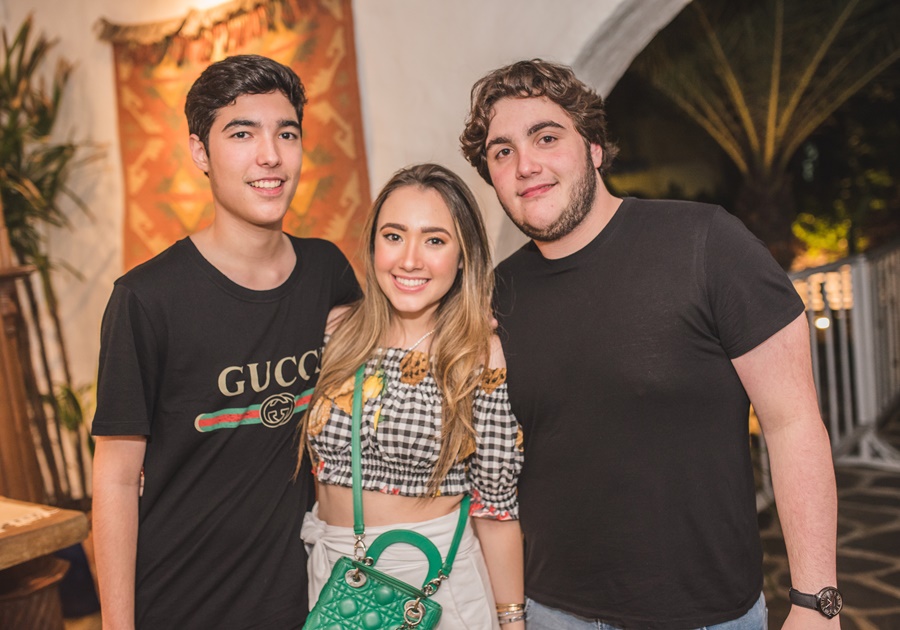 Lissa, Luciano e Lucca Dias Branco comemoram seus 18 anos com festa no Colosso