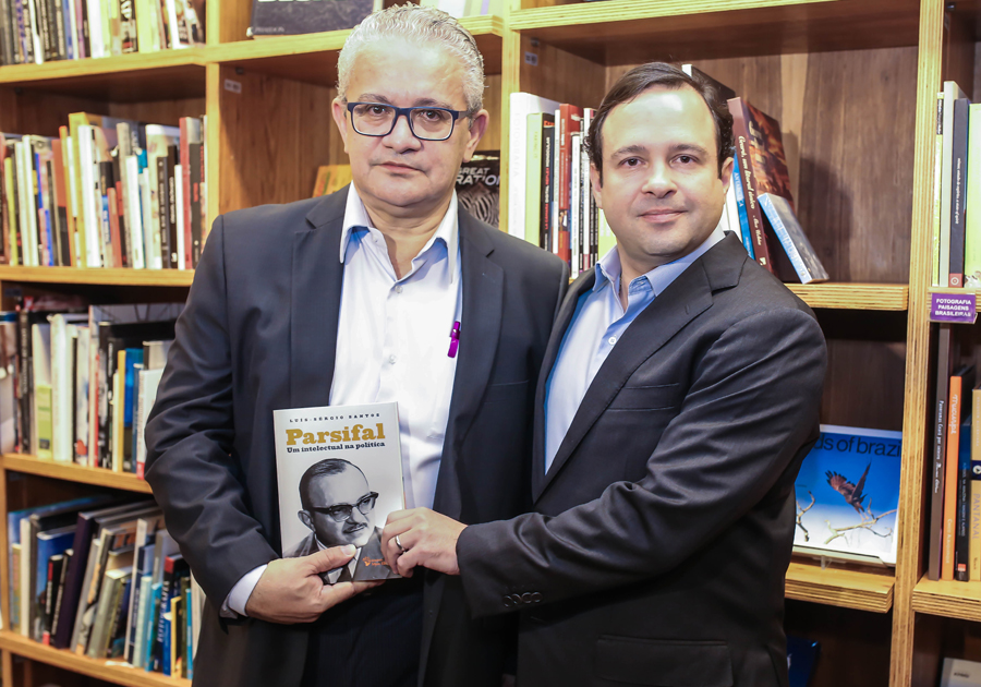 Biografia de Parsifal Barroso é lançada na Livraria Cultura; saiba mais