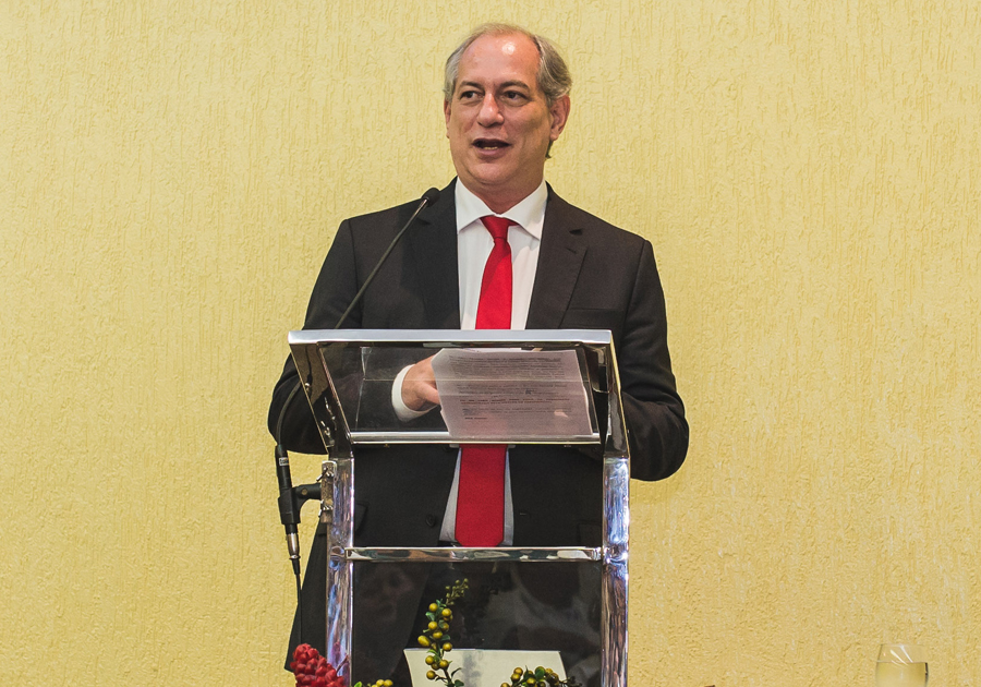 Ciro Gomes ministra palestra para membros do Porto do Pecém nesta sexta-feira (13)
