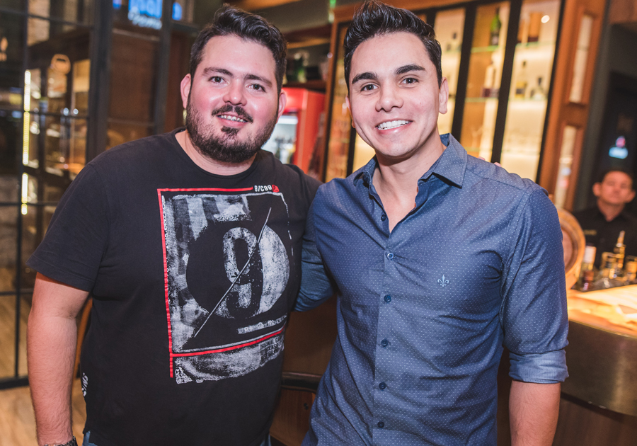 Felipe Rocha promove uma noite de poker para curtir no Cavalieri