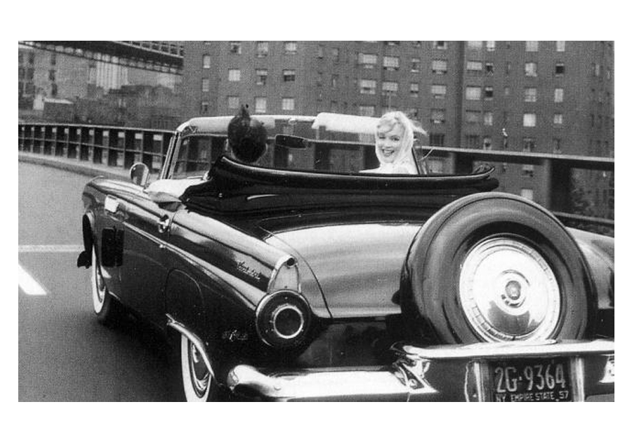 Carro conversível de Marilyn Monroe é leiloado em Los Angeles
