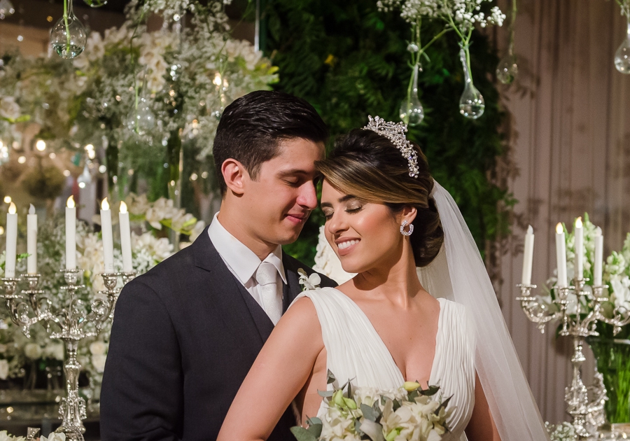 Natasha Cavalcante e André Tigre se casam em cerimônia na Igreja do Líbano