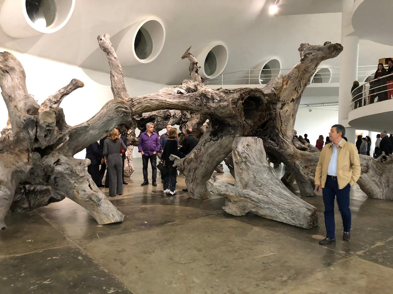 Artista chinês Ai WeiWei estreia maior exposição de sua carreira em São Paulo; mostra contou com a ajuda de artesãos cearenses