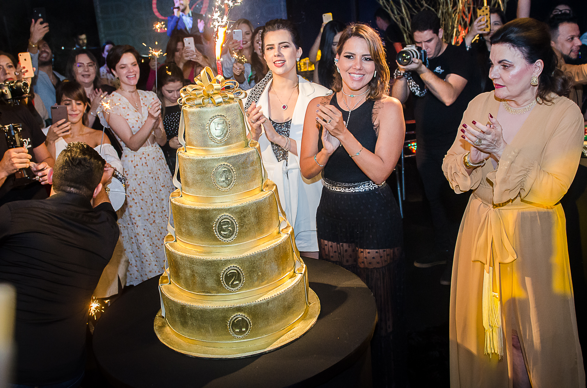 Ana Carolina Fontenele celebra cinco anos da Diamond Design com festa