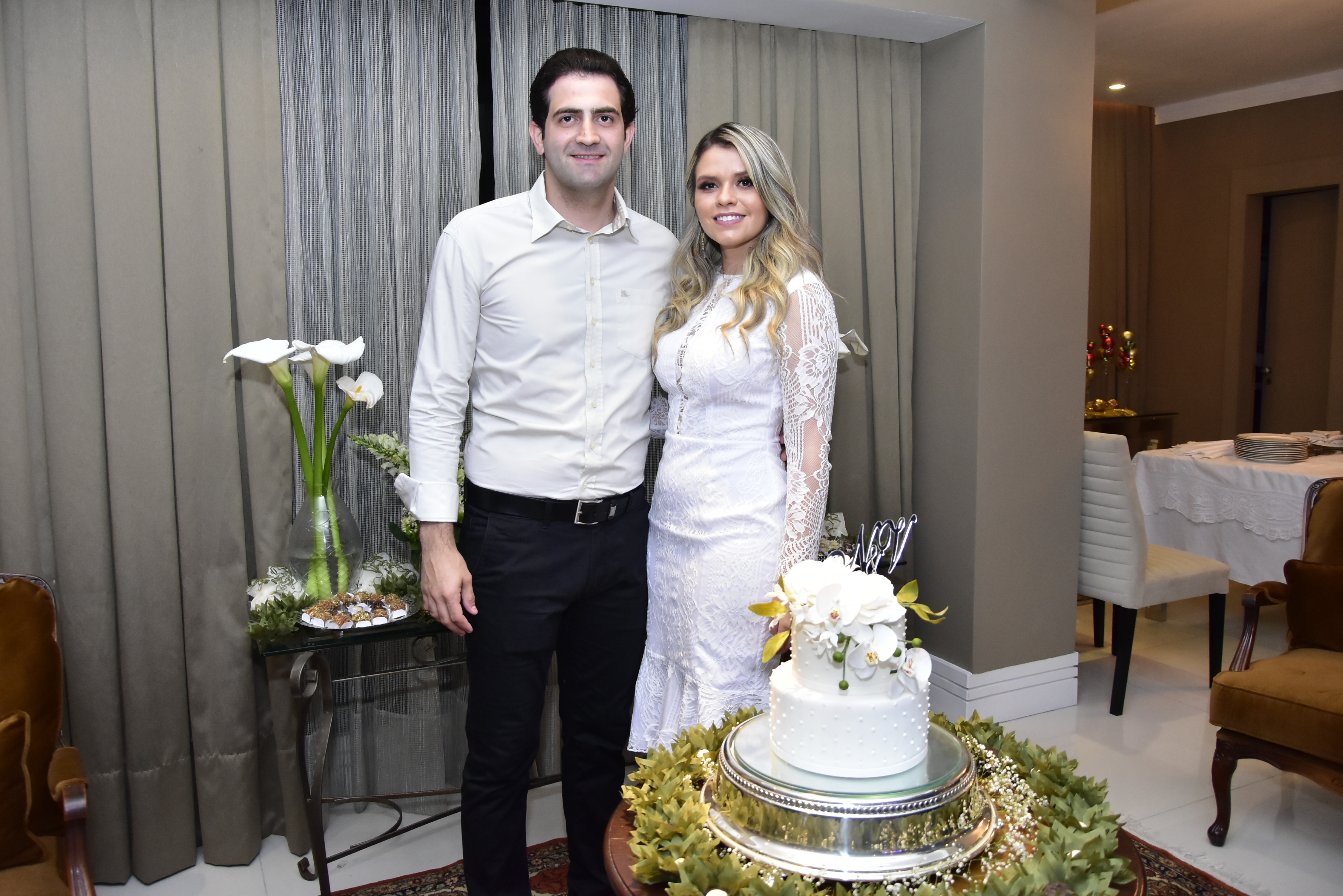 Noite de puro romance para marcar o noivado de Vitor Baquit e Nayara Sampaio