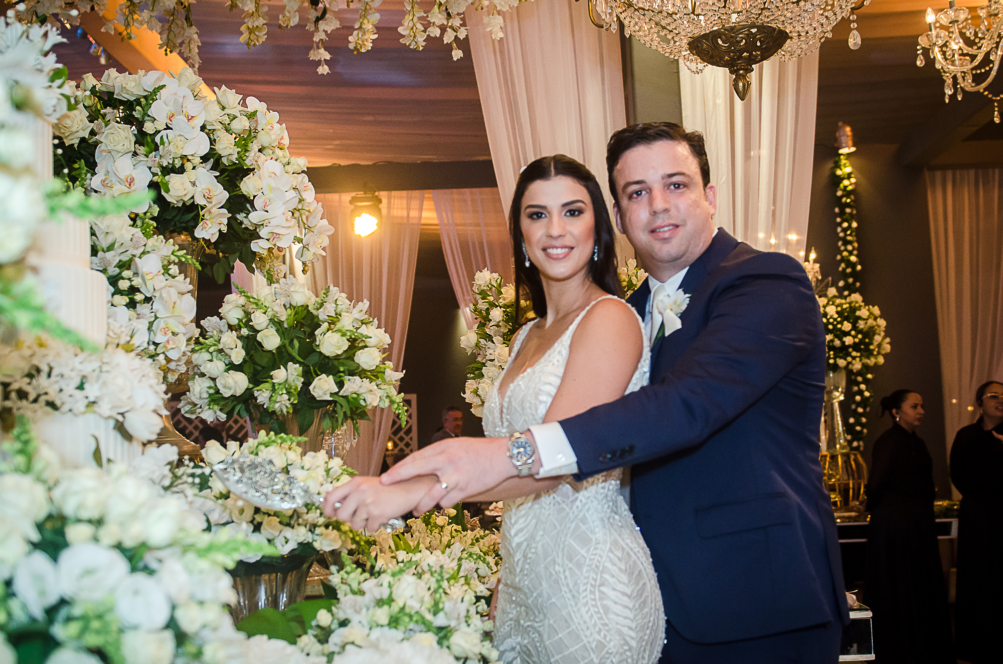 Manoela Pimenta e Matheus Mendes selam união com cerimônia na Igreja do Líbano