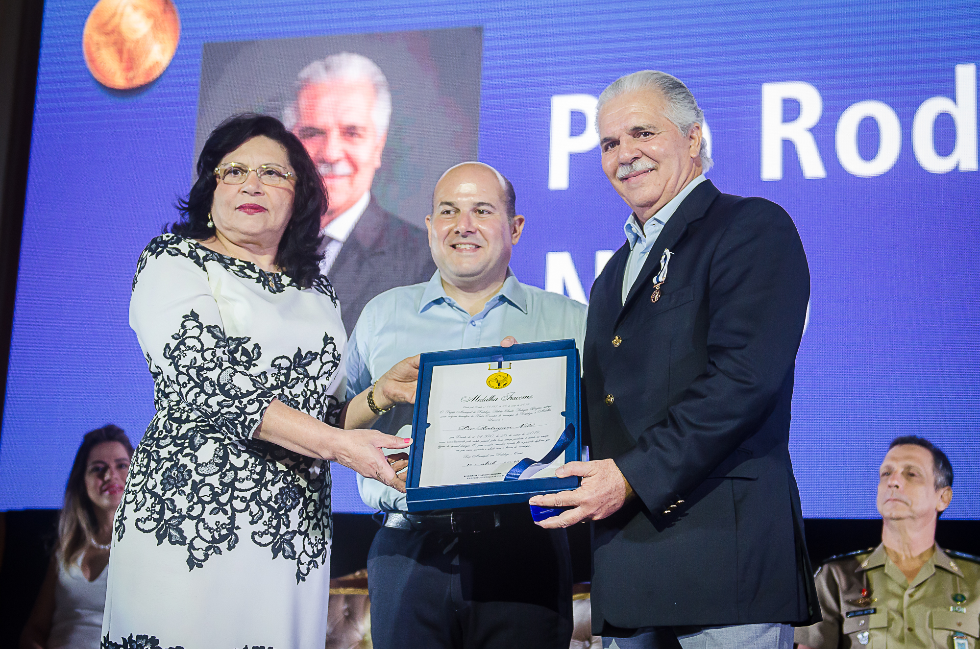 Pio Rodrigues foi um dos homenageados com a Medalha Iracema 2019; veja o registro e as honrarias