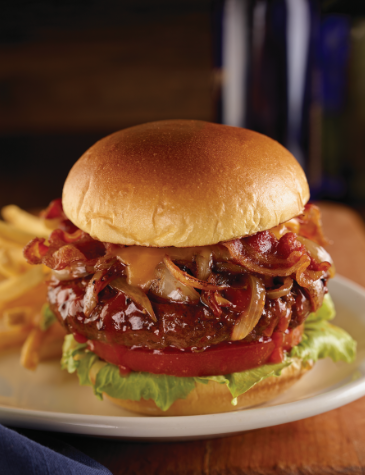 Promoção especial: Hard Rock Cafe Fortaleza oferece burguer mais vendido da casa pela metade do preço