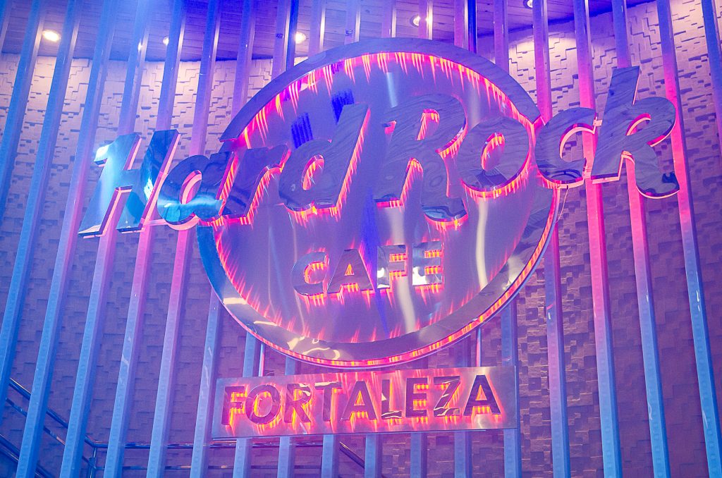 Hard Rock Cafe Fortaleza comemora 48