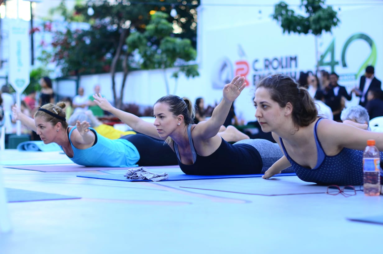 Aulas de yoga e show da Orquestra Jacques Klein animam Praça do Bem Estrelário
