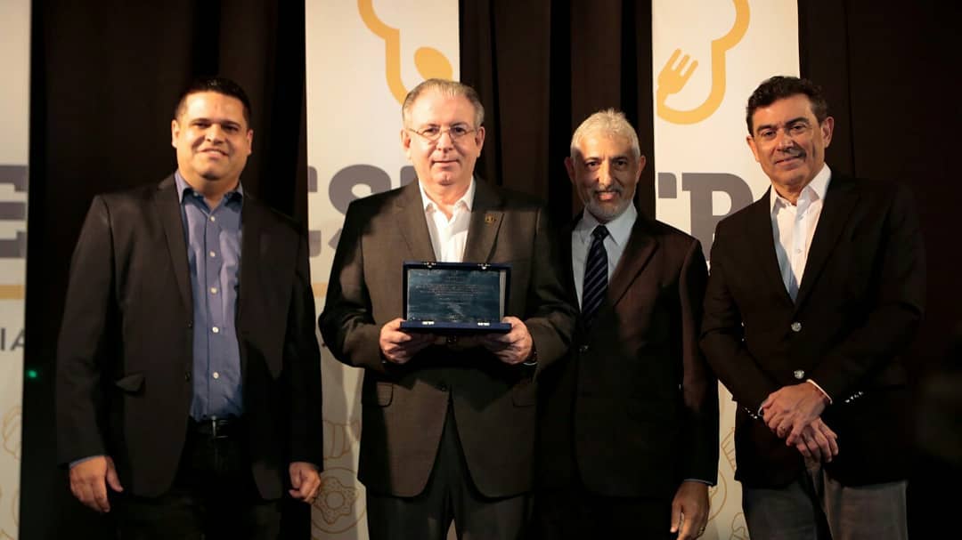 Ricardo Cavalcante recebe homenagem durante o FESTPAN 2019