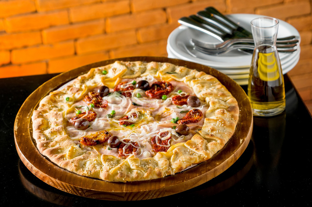 Cardápio de pizzas do Coco Bambu inclui mais de 30 sabores; confira