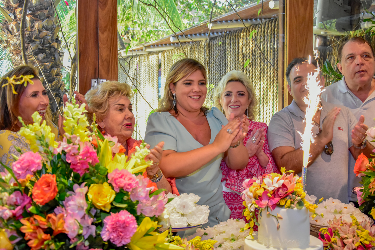 Aniversário de Gisela Vieira anima Zoi Restaurante