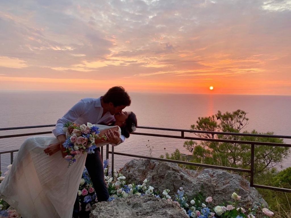 Sunset Moments: Nicole Pinheiro e Netinho Bayde recordam seu destination wedding em festa intimista
