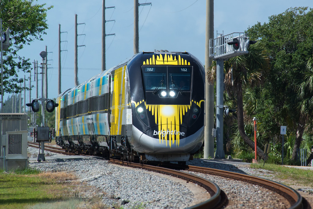 Trem que vai ligar Miami a Orlando já opera em alguns trechos
