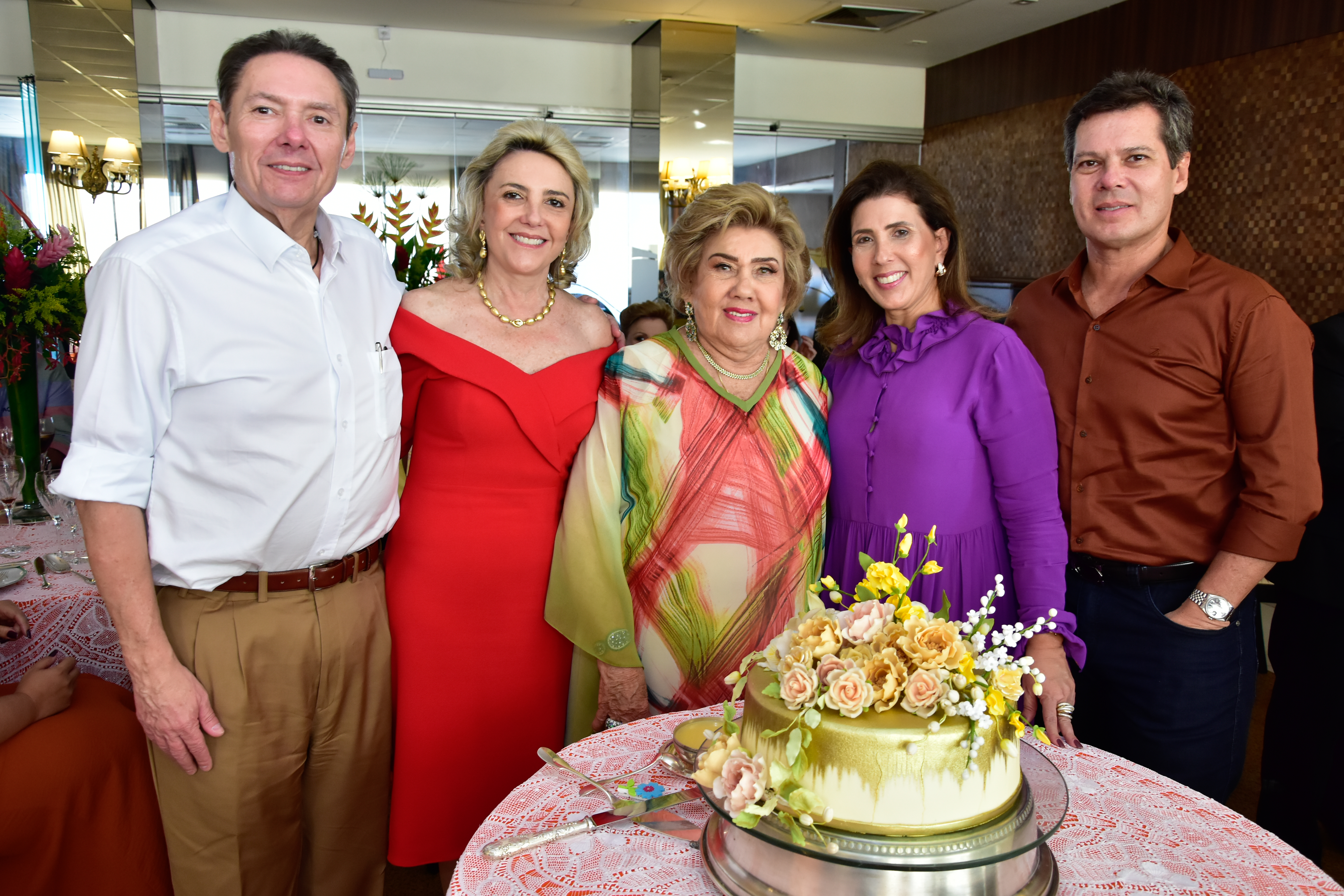 Consuelo Dias Branco celebra aniversário entre familiares e amigos