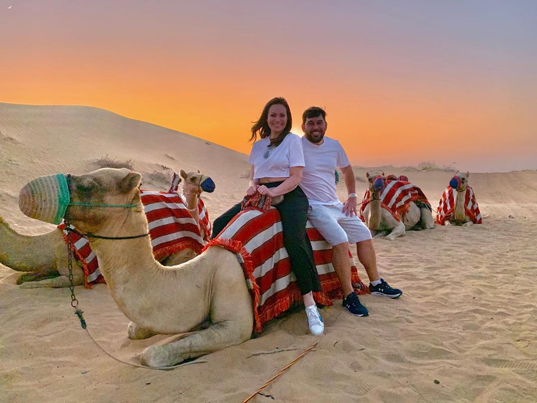 Solange Almeida curte Dubai ao lado de marido e visita pontos turísticos
