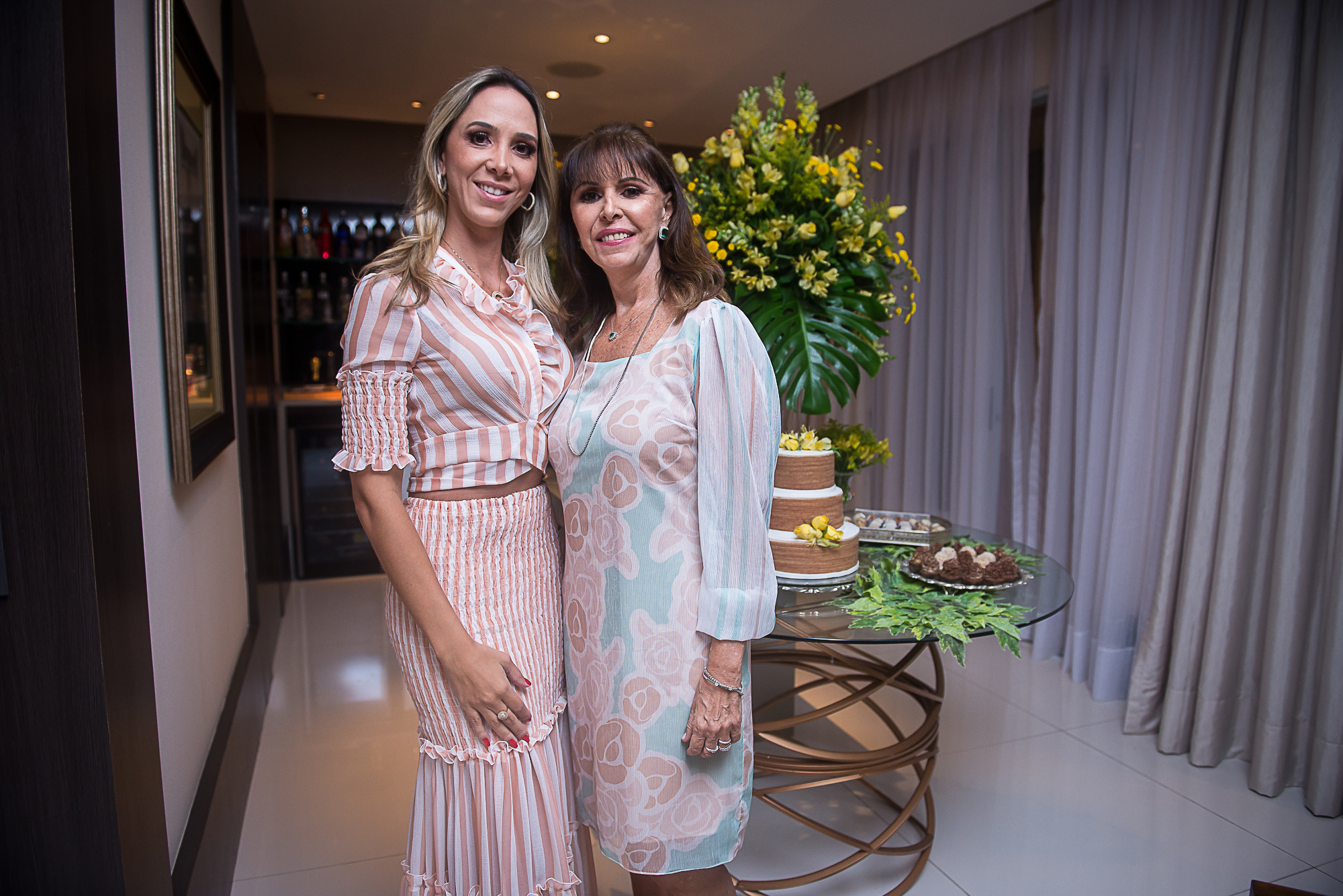 Melânia Torres celebra aniversário com festa surpresa; veja os cliques