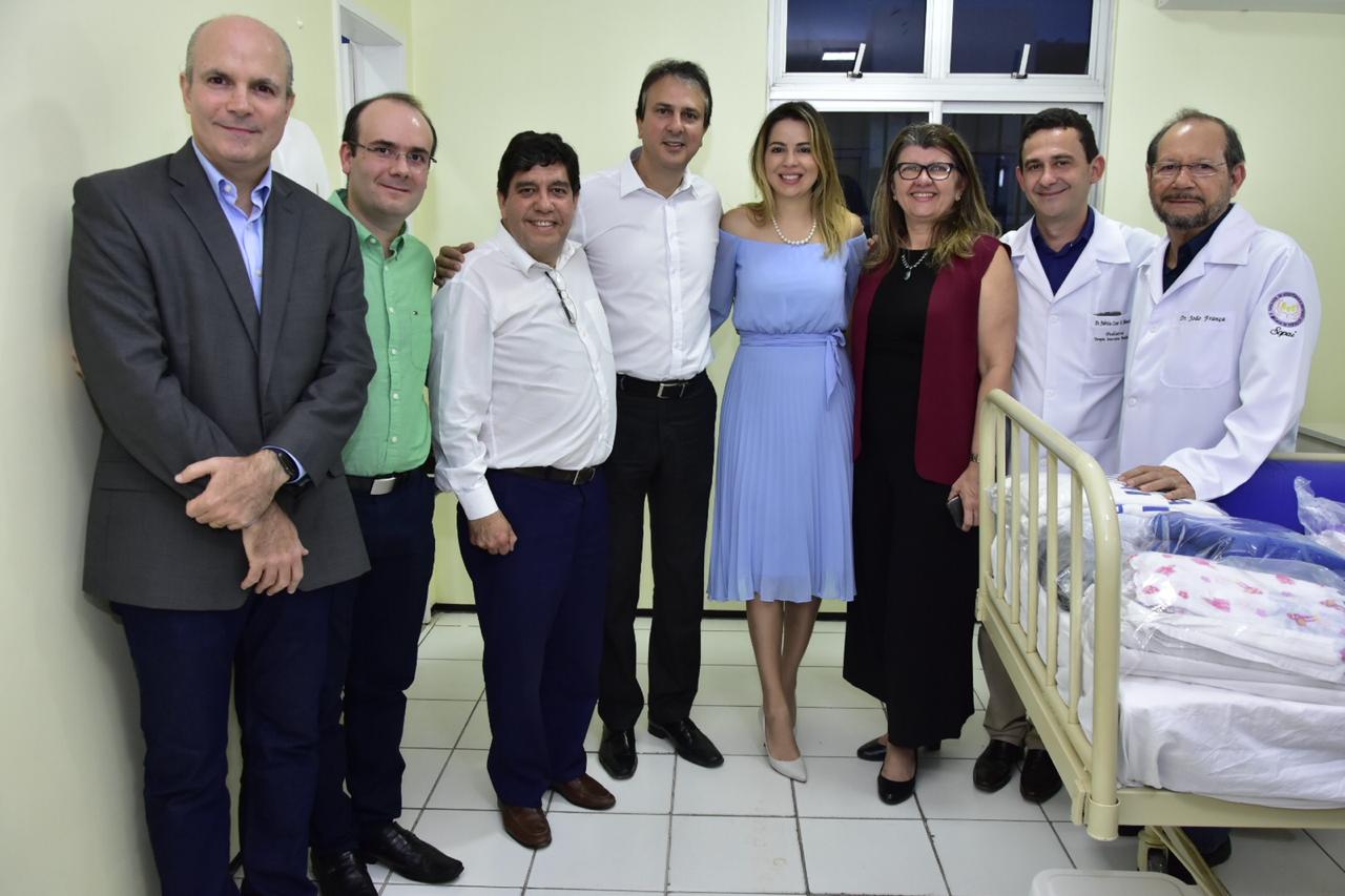 Hospital infantil inaugura ala em homenagem à mãe de Onélia Santana