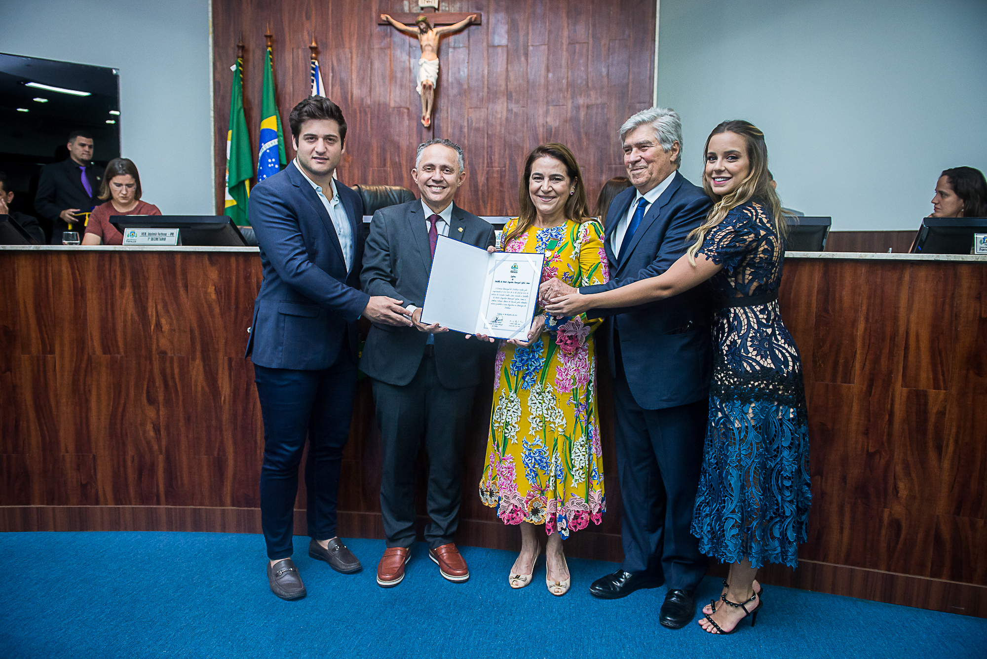 Patrícia Macêdo recebe a Medalha Ayrton Senna na Câmara Municipal