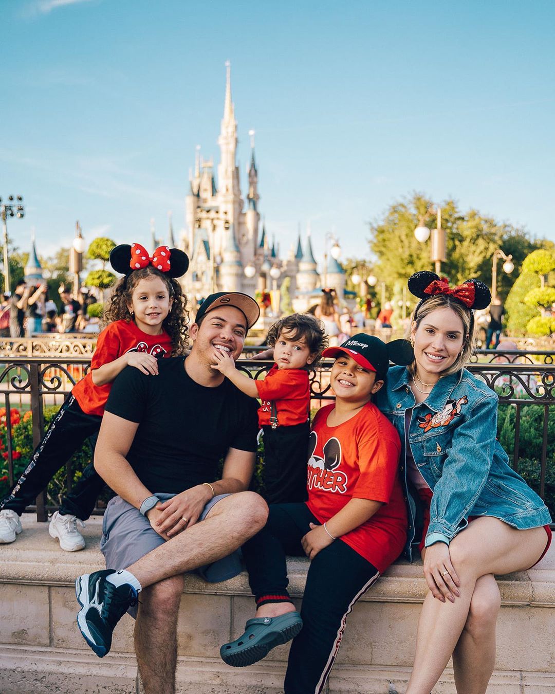 Família de Wesley Safadão curte férias em Orlando