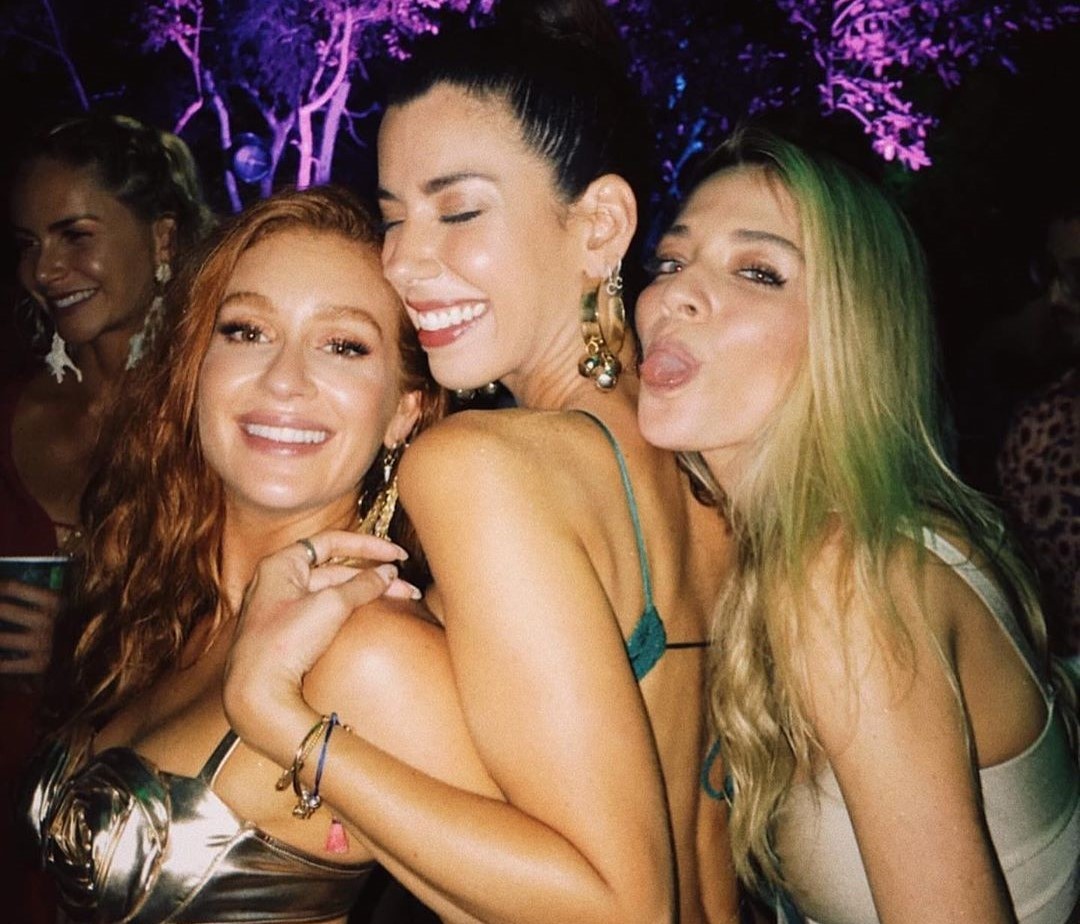 Réveillon em Trancoso 2020: Marina Ruy Barbosa, Bruna Marquezine e mais famosos se encontram em festa baiana