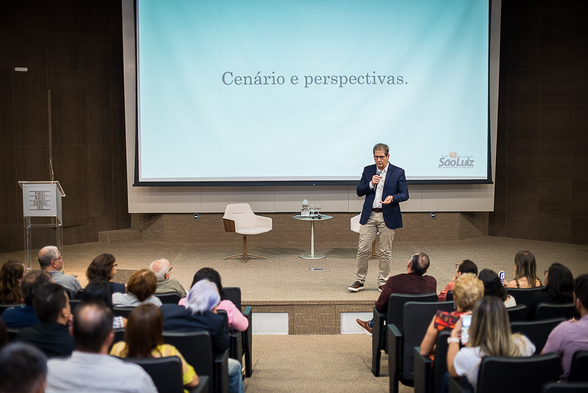 Severino Ramalho Neto palestra sobre cenários e perspectivas em evento na Fiec