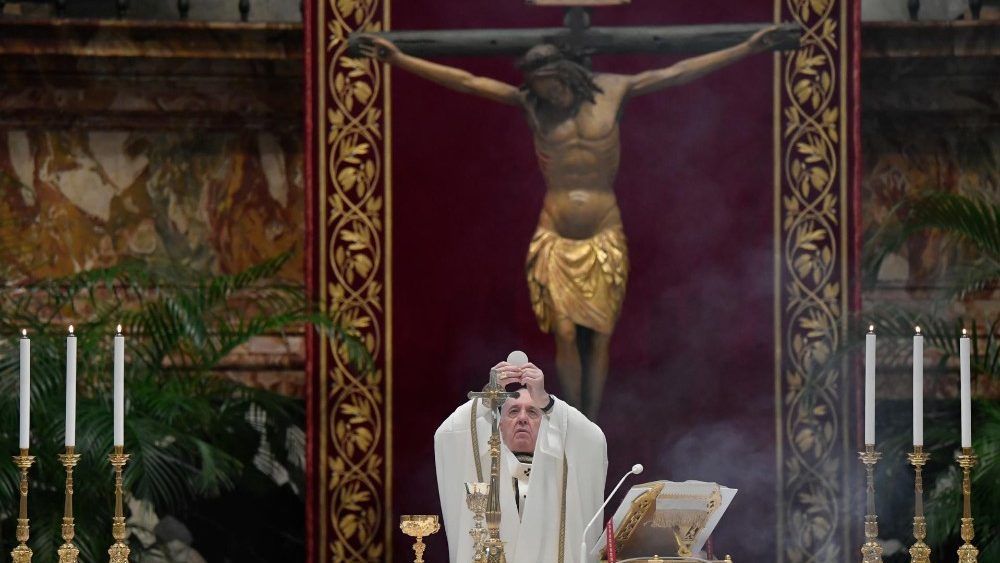 Papa Francisco pede ‘contágio da esperança’ em celebração de Páscoa
