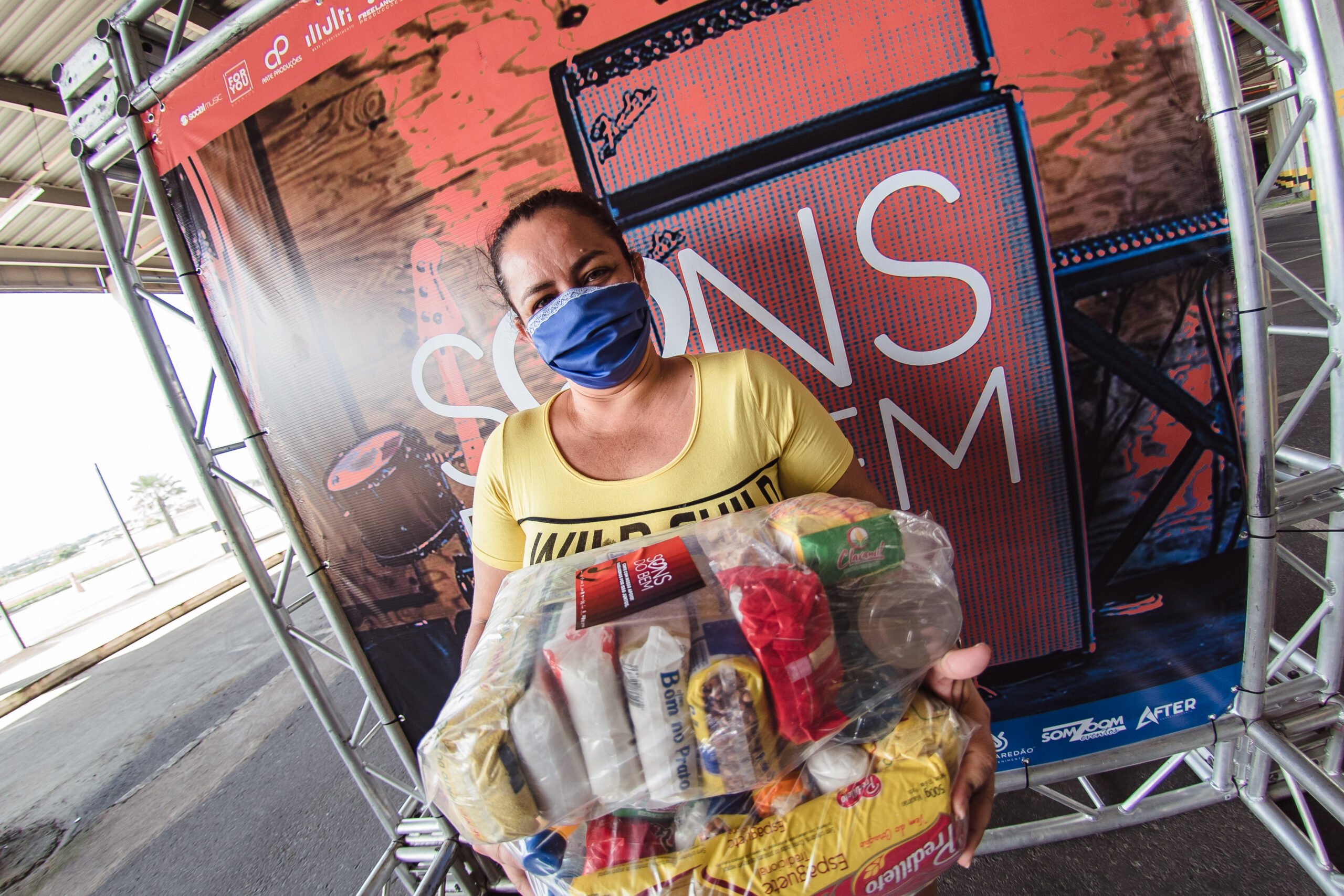 Juntos contra a pandemia: cestas básicas, profissionais da música, máscaras de tecido e mais