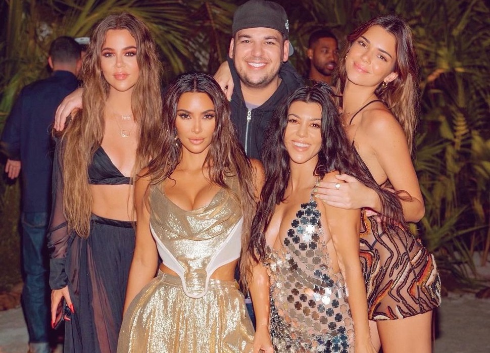 Kim Kardashian festeja aniversário de 40 anos em ilha particular na Polinésia Francesa