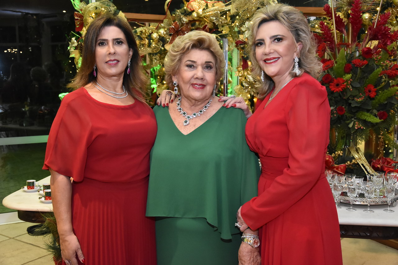 Consuelo Dias Branco reúne família para tradicional celebração natalina