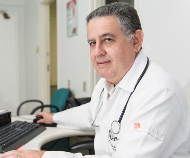 Fernando Barroso é o médico hematologista responsável pelo Serviço de Transplante de Medula Óssea do Hospital Universitário Walter Cantídio (Foto: Arquivo MT)