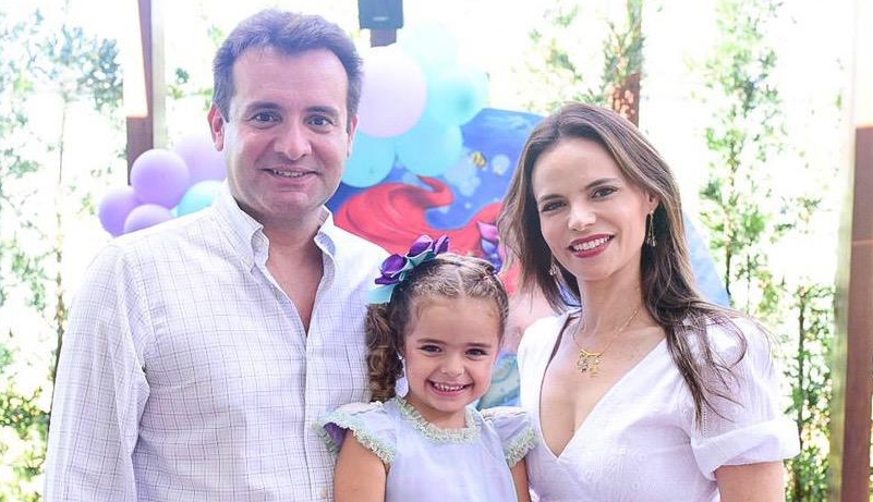 Cristiane Canamary e Fernando Gurgel comemoram aniversário da filha