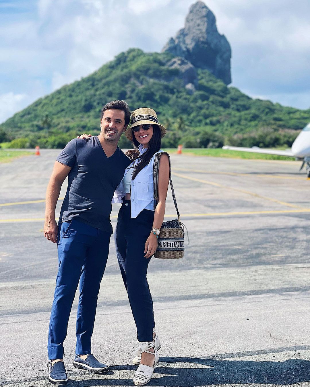 Nicole Pinheiro e Netinho Bayde desembarcaram sexta-feira (21) em Fernando de Noronha (Foto: Reprodução)