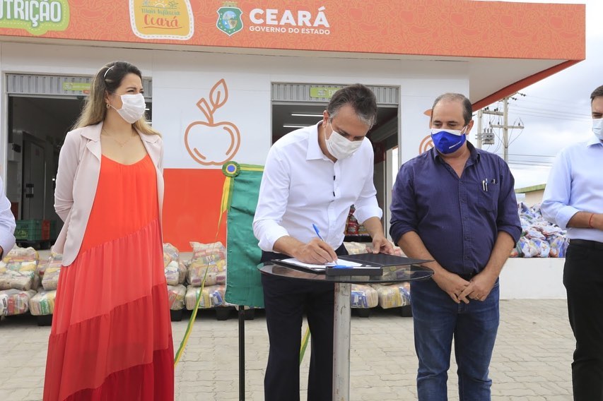 Camilo Santana inaugura fábrica do Programa Mais Nutrição no Cariri