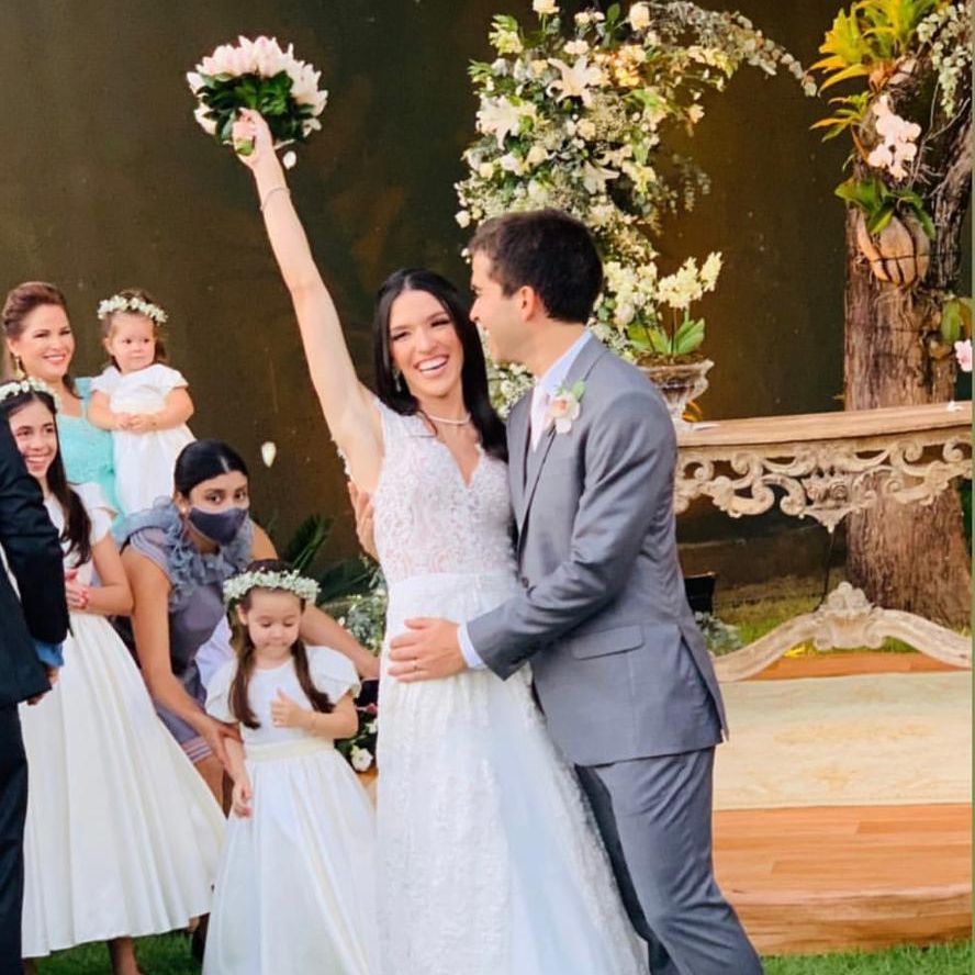 Lizandra Fujita e Mateus Frota casaram-se no sábado (26). (Foto: Arquivo pessoal)