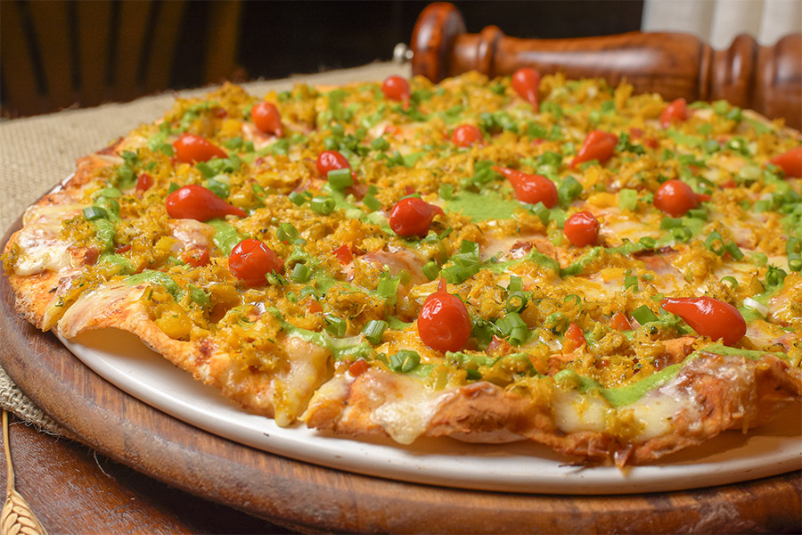 Conheça as 5 pizzas mais inusitadas de Fortaleza; sabores feijão verde e caranguejo estão na lista