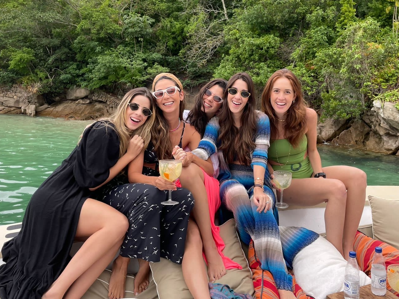 Larissa Ary, Lívia Aguiar, Renata Fiúza, Sara Brasil e Fernanda Esteves (Foto: Arquivo pessoal)