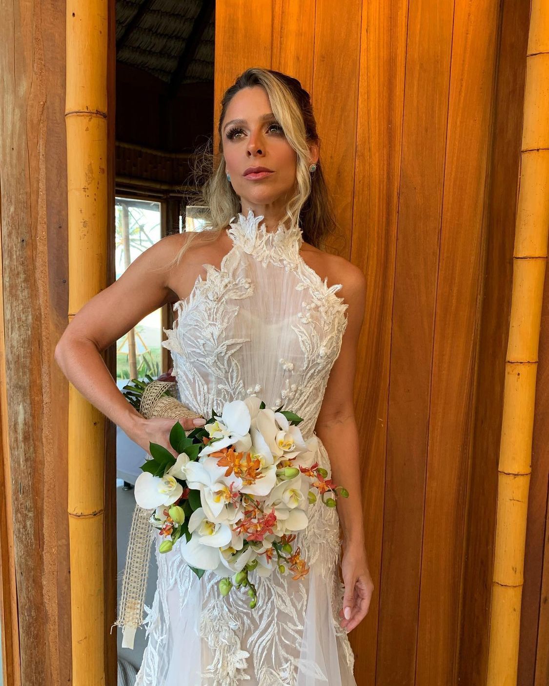 Natália Recamonde usa vestido da Lisblu em casamento