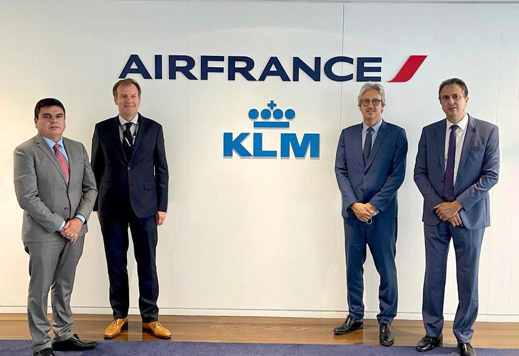 Camilo Santana se reúne com Air France/KLM para negociar a ampliação de voos diretos para o Ceará