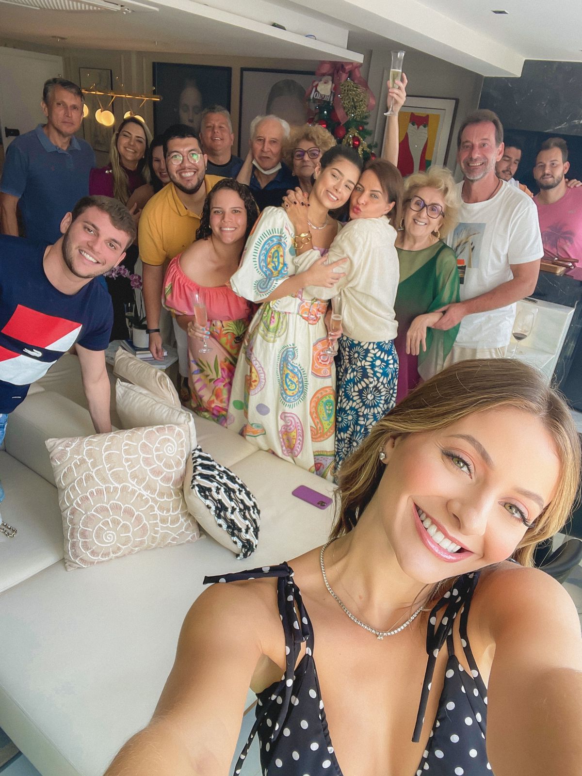 Bruna Massaglia e Pedro França promovem almoço para celebrar Socorro França