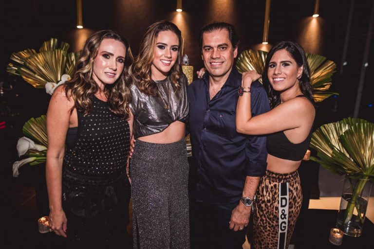 Confira os aniversariantes desta segunda-feira (31)